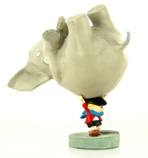 Figurine Benoit Brisefer portant l'éléphant