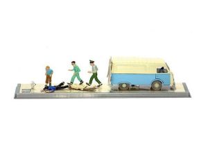 Figurine Tintin ; Ambulance de  la Base