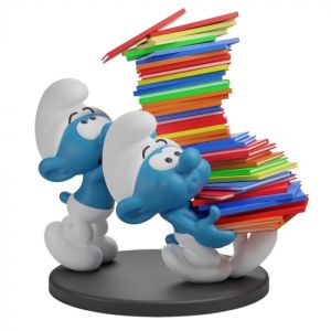 Figurine les Schtroumpfs avec une pile de livres Figurine les Schtroumpfs avec une pile de livres