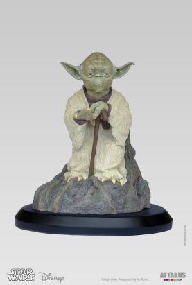 Figurine Yoda utilisant la force Figurine Yoda utilisant la force