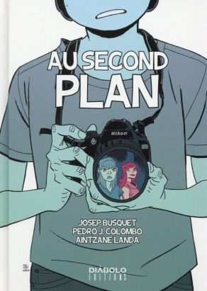 Au second plan