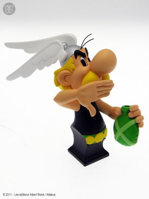 figurine Astérix boit la potion