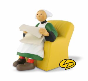 Figurine Bécassine dans son fauteuil