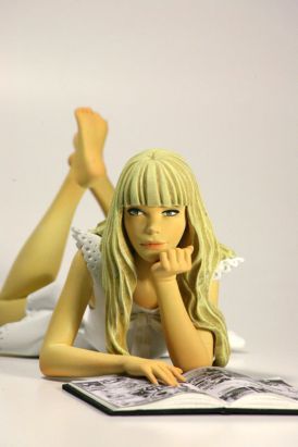 Figurine Cloé