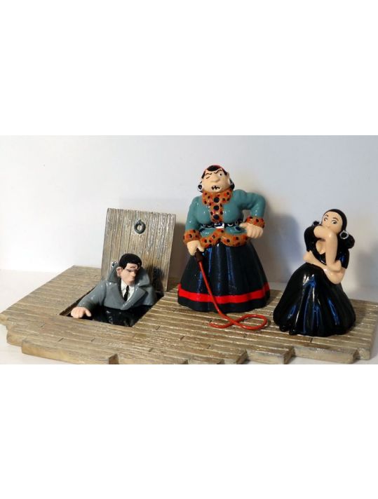 Figurine Le Fouet main product photo
