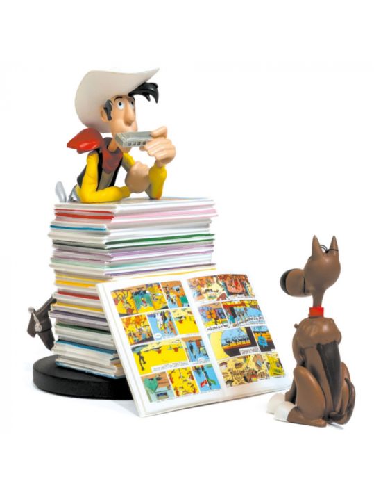 Figurine collection Plastoy Lucky Luke s'appuyant sur une pile d'albums main product photo
