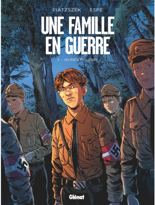 Une famille en guerre tome 2 main product photo