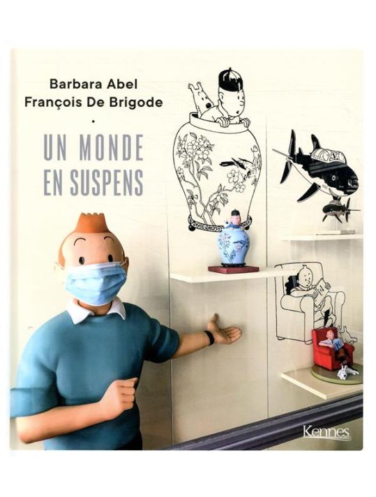 Un monde en suspens main product photo