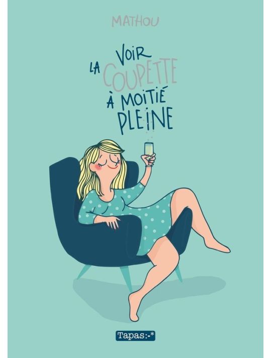 Voir la coupette à moitié pleine main product photo