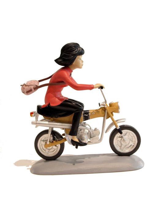 Figurine Yoko Tsuno sur sa Honda version club passion main product photo